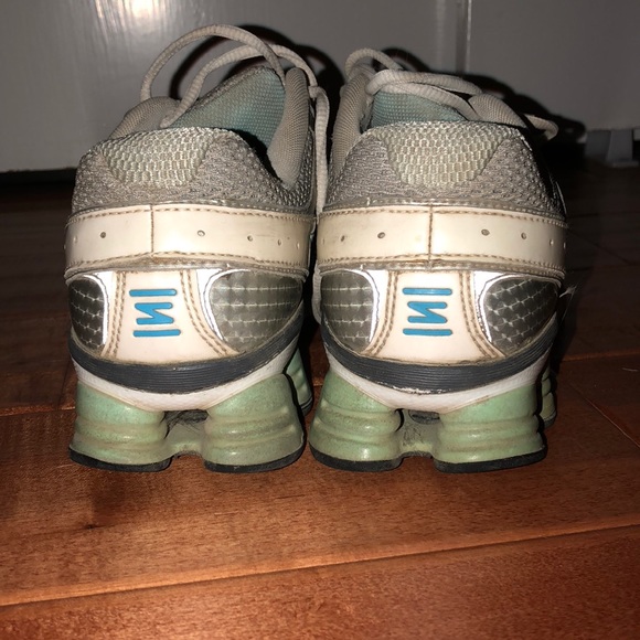 Nike Shocks running shoes - Picture 3 of 6